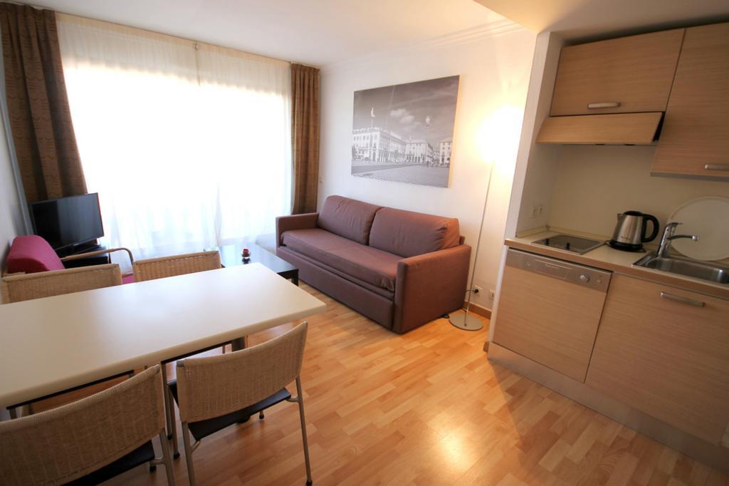 One-Bedroom Apartment City View