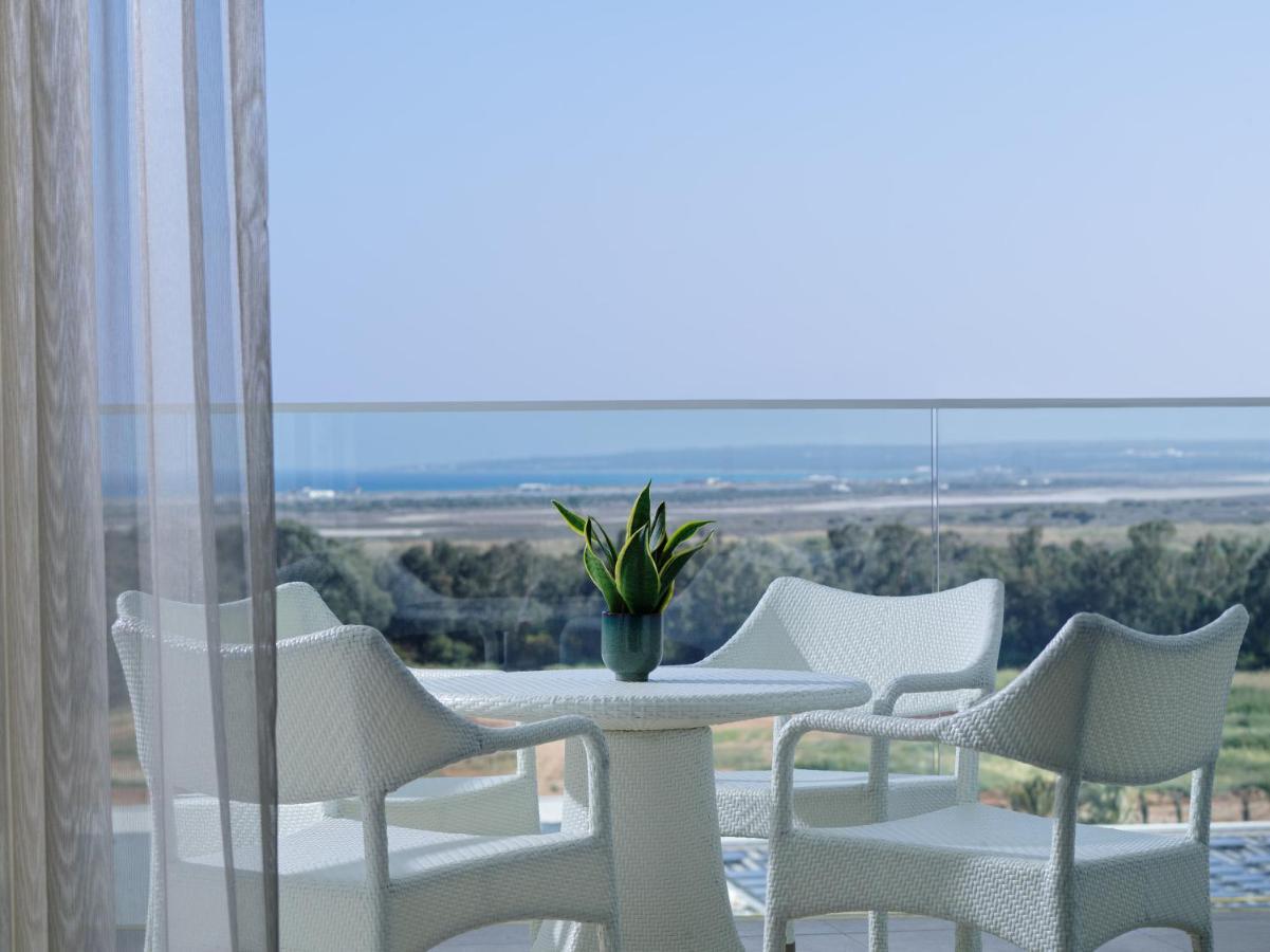 Premier Scenic Family Room