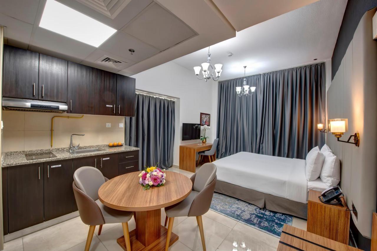 Deluxe Studio Balcony Guaranteed Early 11am Check & Guaranteed Late Check-Out 4pm on F&B