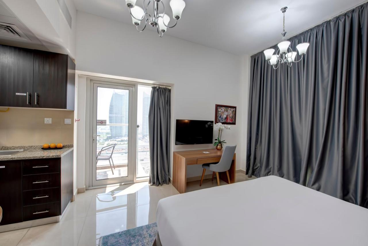 Deluxe Studio Balcony Guaranteed Early 11am Check & Guaranteed Late Check-Out 4pm on F&B
