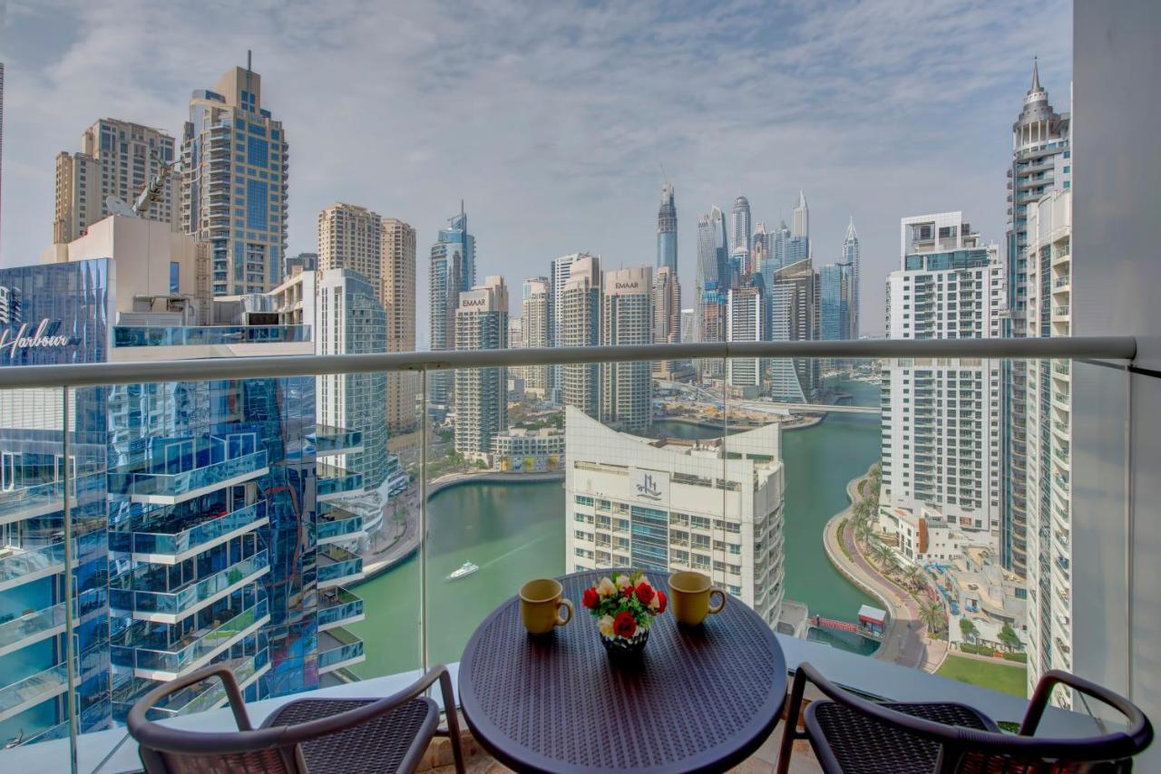 Superior Premium One Bedroom Apartment Balcony & Marina View Guaranteed Early 11am Check & Guaranteed Late Check-Out 4pm on F&B