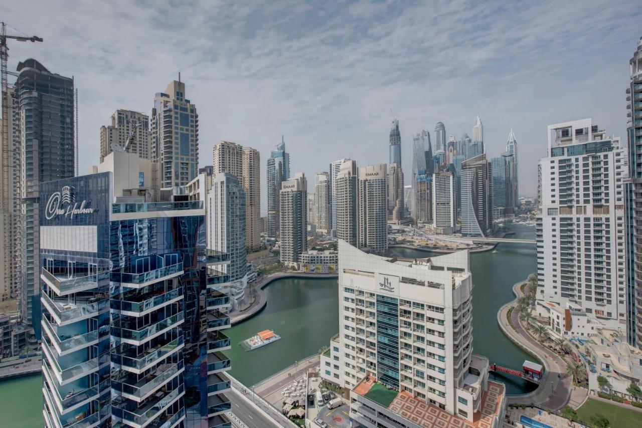 Superior Premium One Bedroom Apartment Balcony & Marina View Guaranteed Early 11am Check & Guaranteed Late Check-Out 4pm on F&B