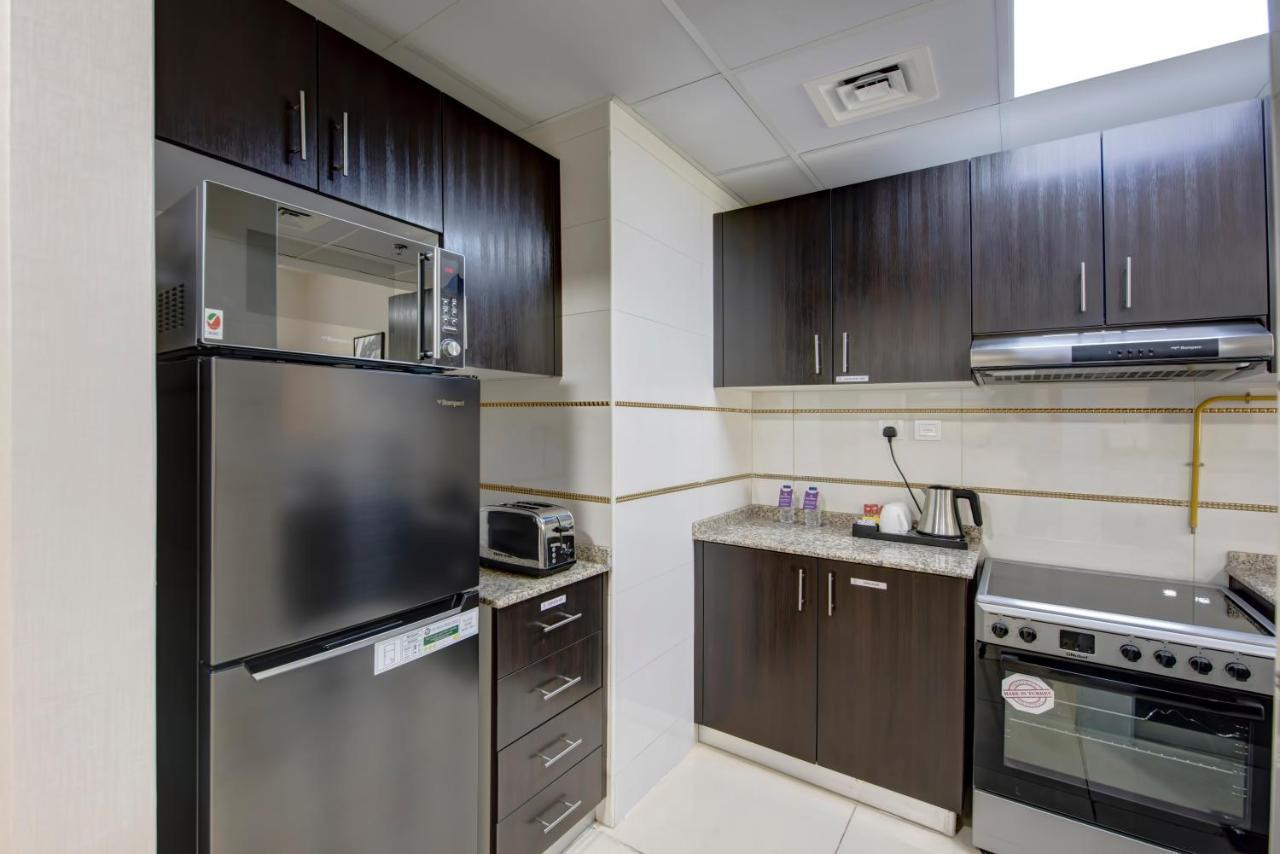 Superior Premium One Bedroom Apartment Balcony & Marina View Guaranteed Early 11am Check & Guaranteed Late Check-Out 4pm on F&B