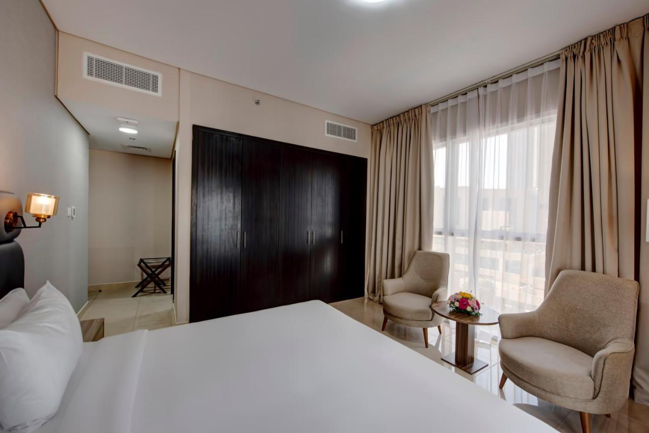 Deluxe Two Bedroom Apartment Balcony on F&B