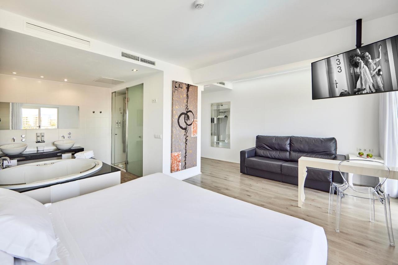 Apartament typu Junior Suite z widokiem na basen