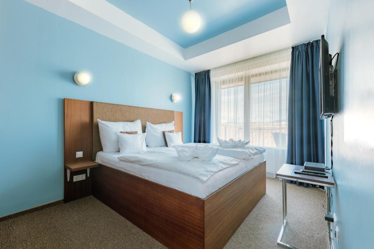 Two-Bedroom Apartment with Spa Access (4 People),1397478569:JPEG