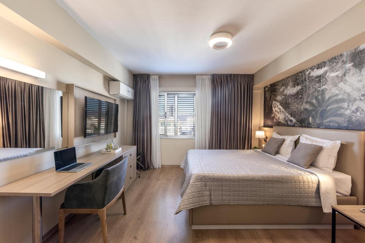 Deluxe Queen Suite