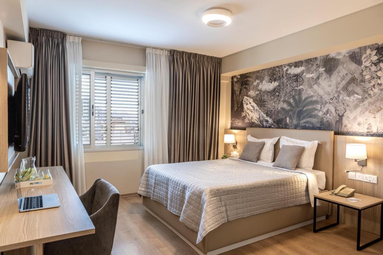 Deluxe Queen Suite
