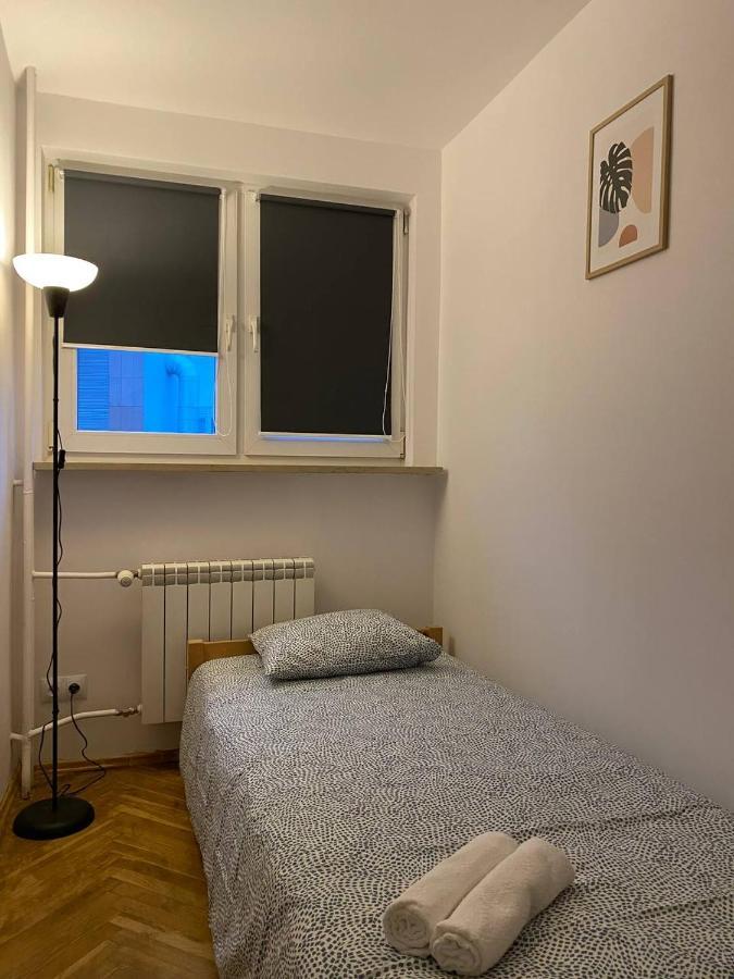 Pokój jednoosobowy ze wspólną łazienką