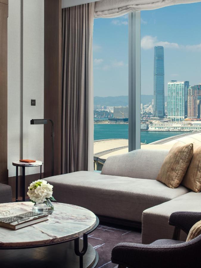 Metropolitan Suite 1 Bedroom Suite 1 King Partial Harbour View