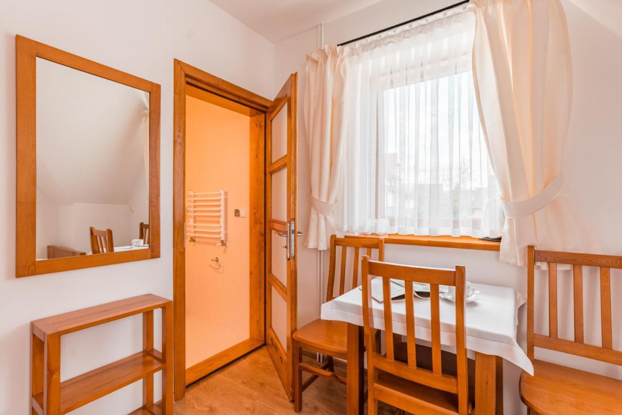 Studio,1400408423:JPEG