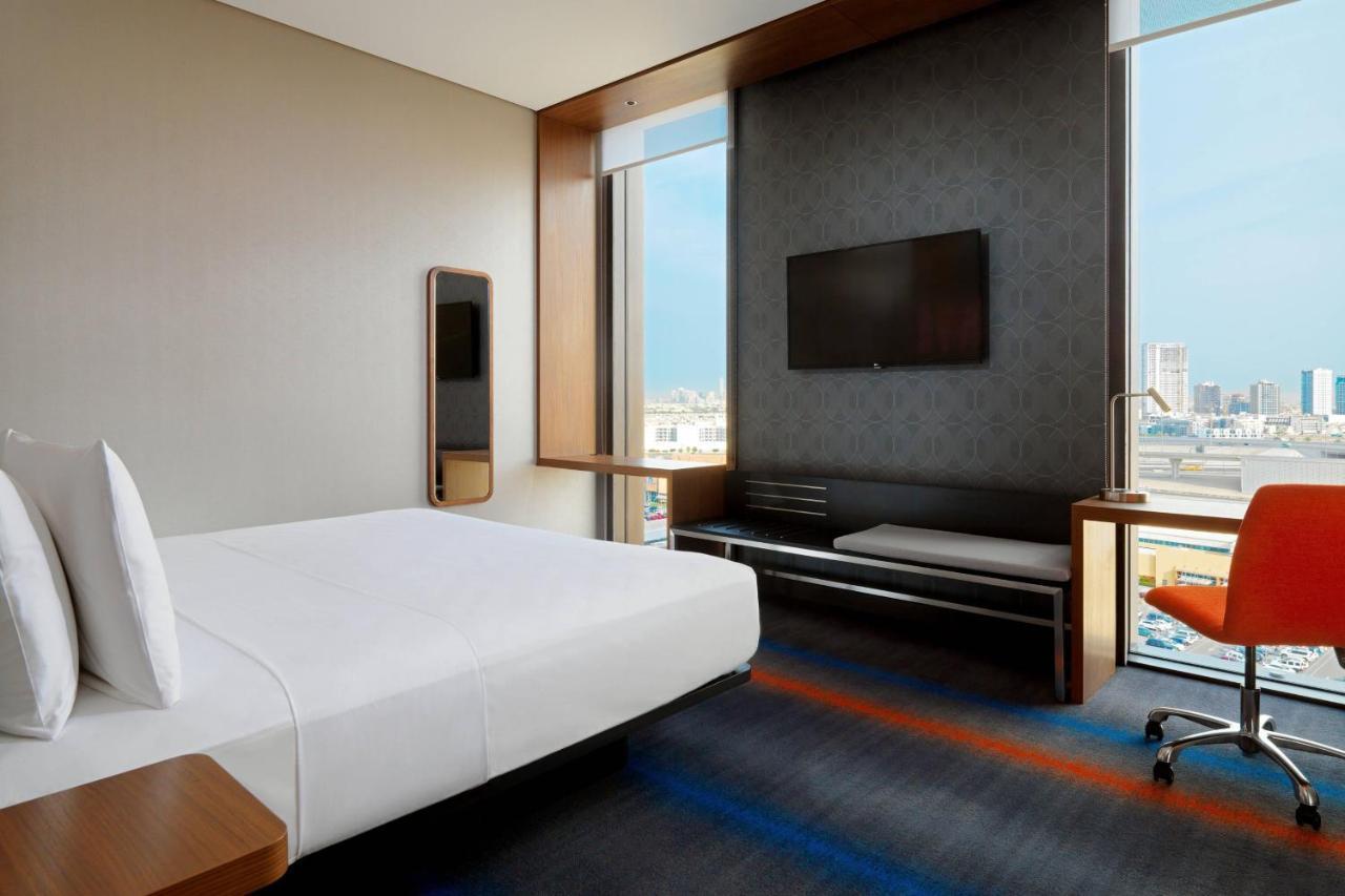 Aloft King Room Pool View High Floor