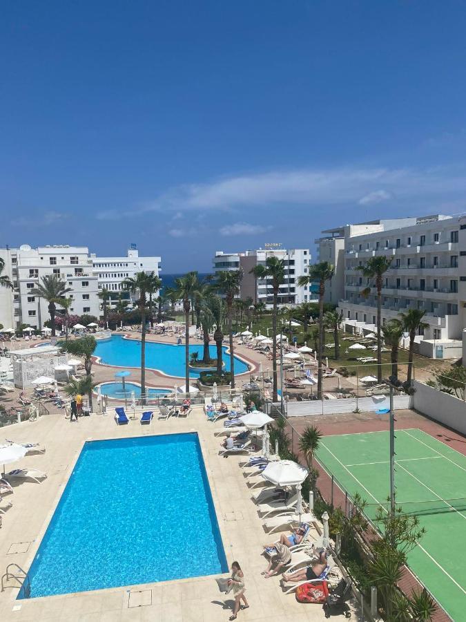 Superior Double or Twin Room Side Sea View