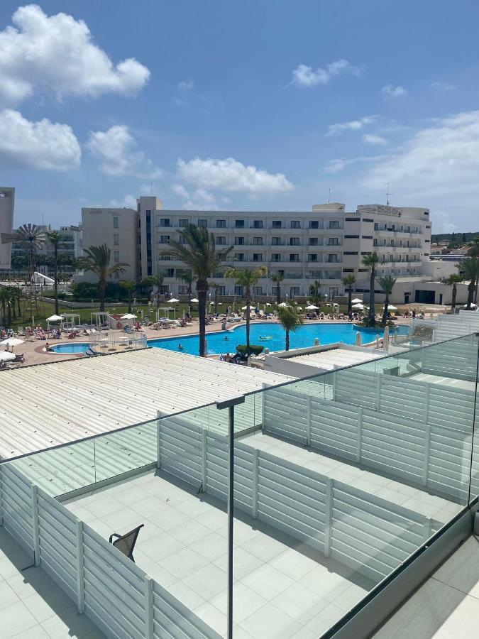 Double or Twin Room Inland View