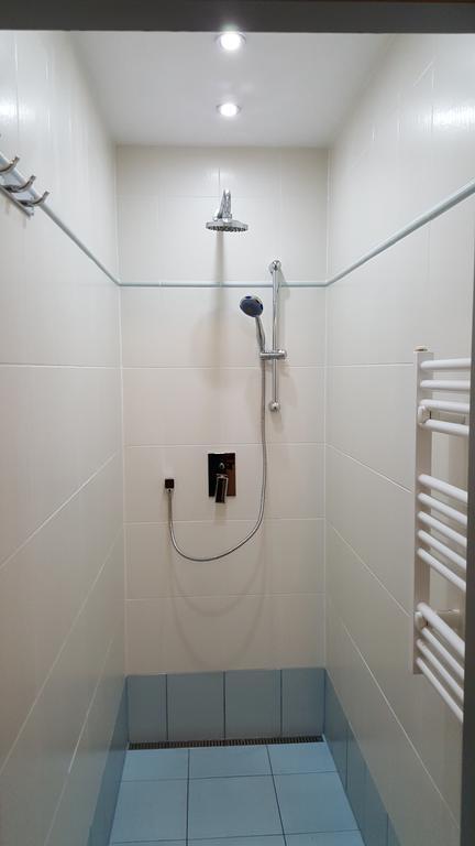 Large Double Room with Shared Bathroom,1548449659:JPEG