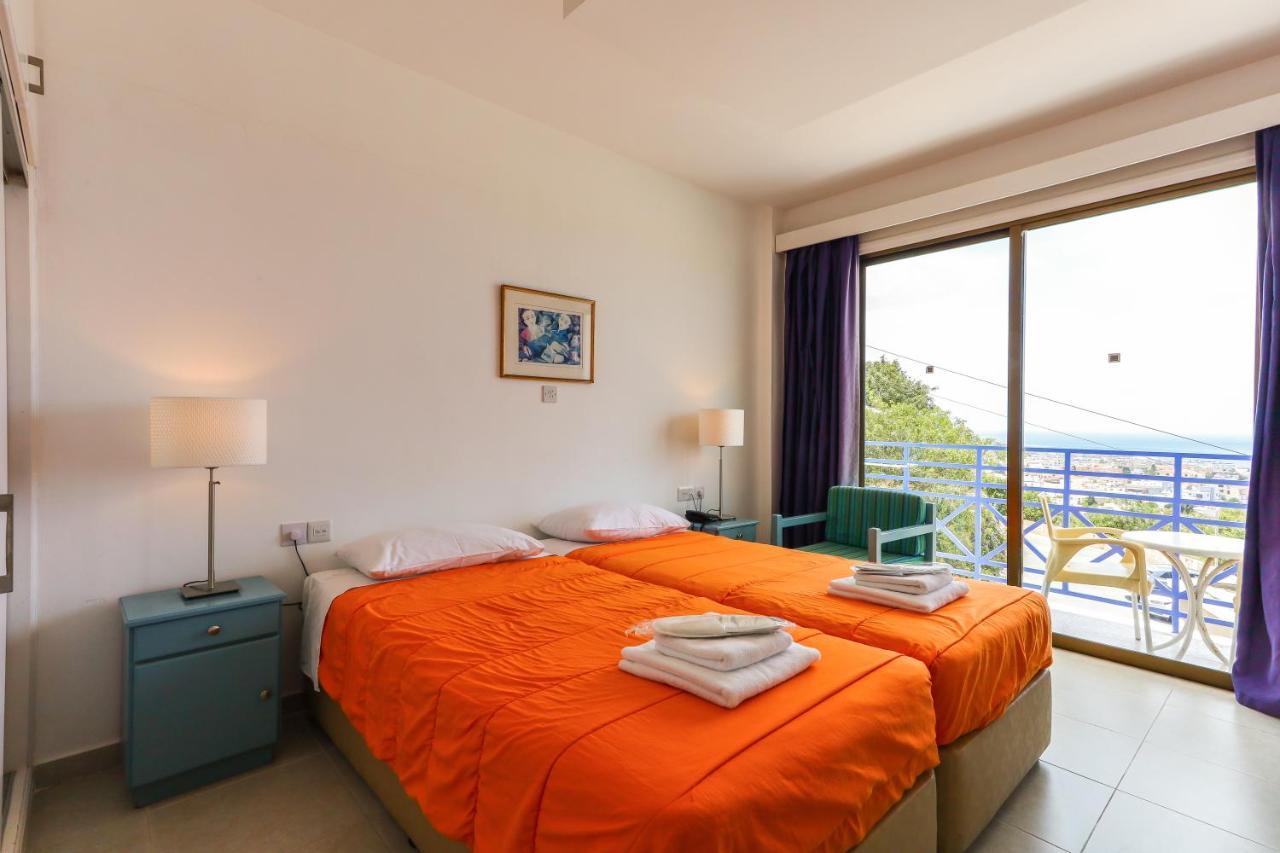 Double or Twin Room Sea View