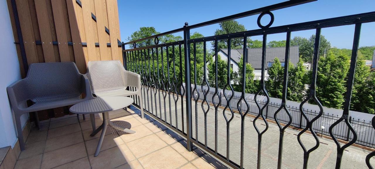 Single Room with Balcony,1405722887:JPEG