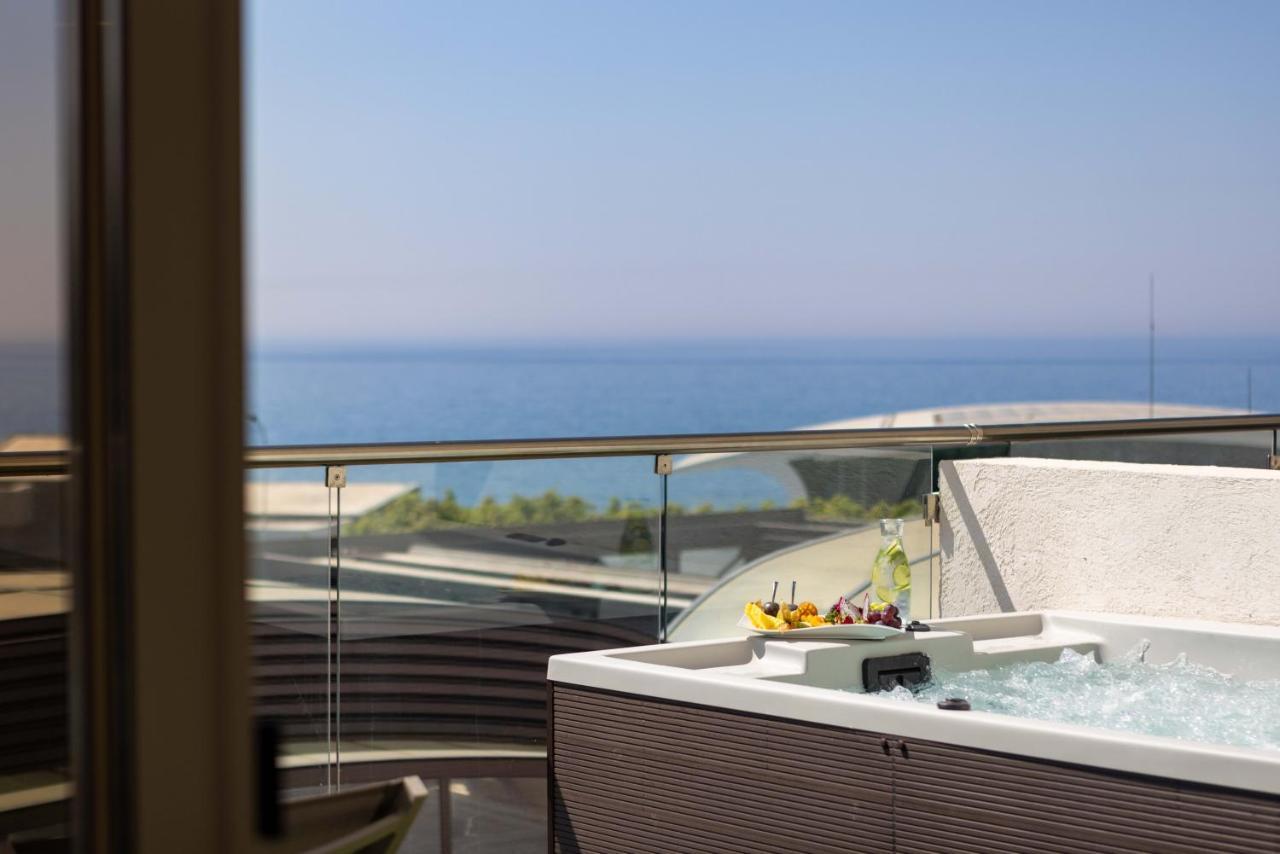 Junior Suite Twin or Double Sea View Outdoor Whirlpool
