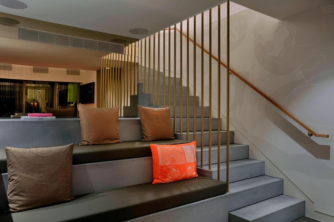 Supreme Suite Exchange 1 Bedroom Bi-level Loft Loft 1 King