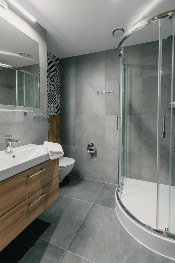 Single Room,1406061818:JPEG