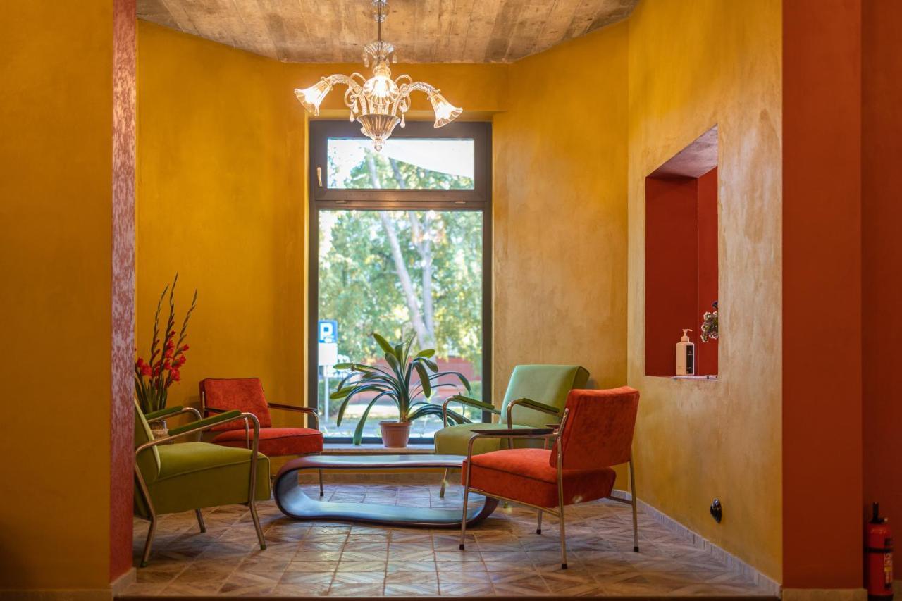 Two-Bedroom Apartment,1413642536:JPEG