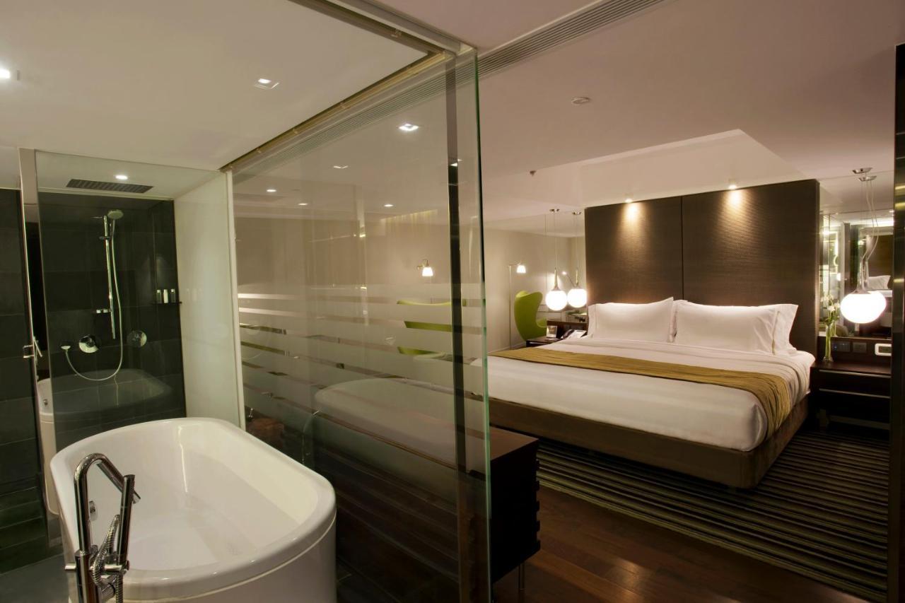 Mira Suite 100