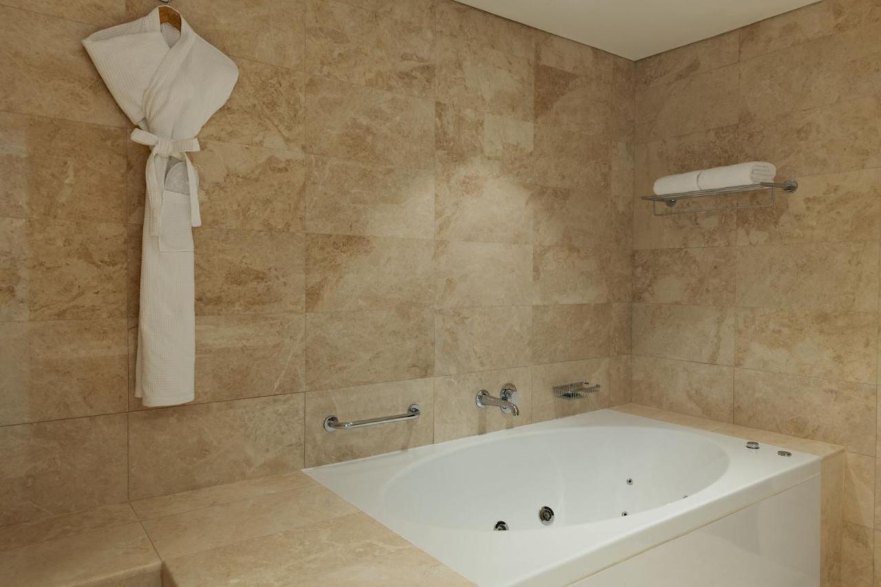 Junior King Suite