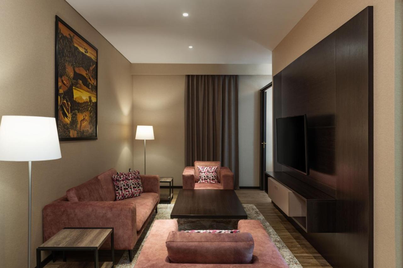 Premium One-Bedroom King Suite