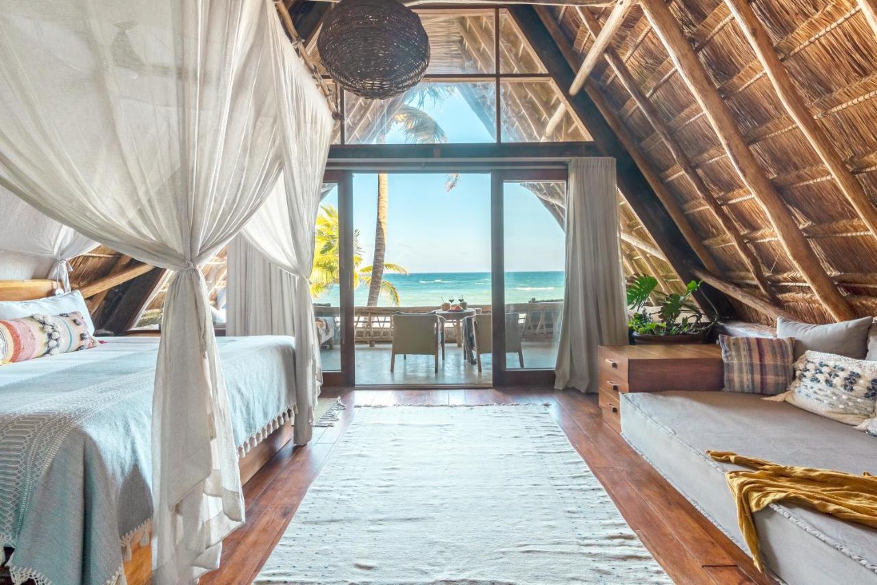 Master Suite Beach front Top level