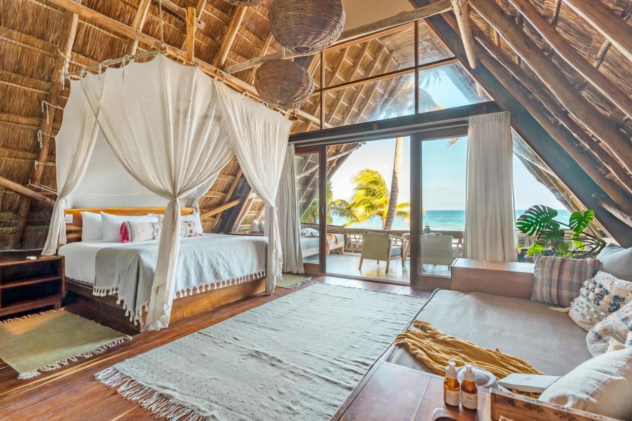 Master Suite Beach front Top level