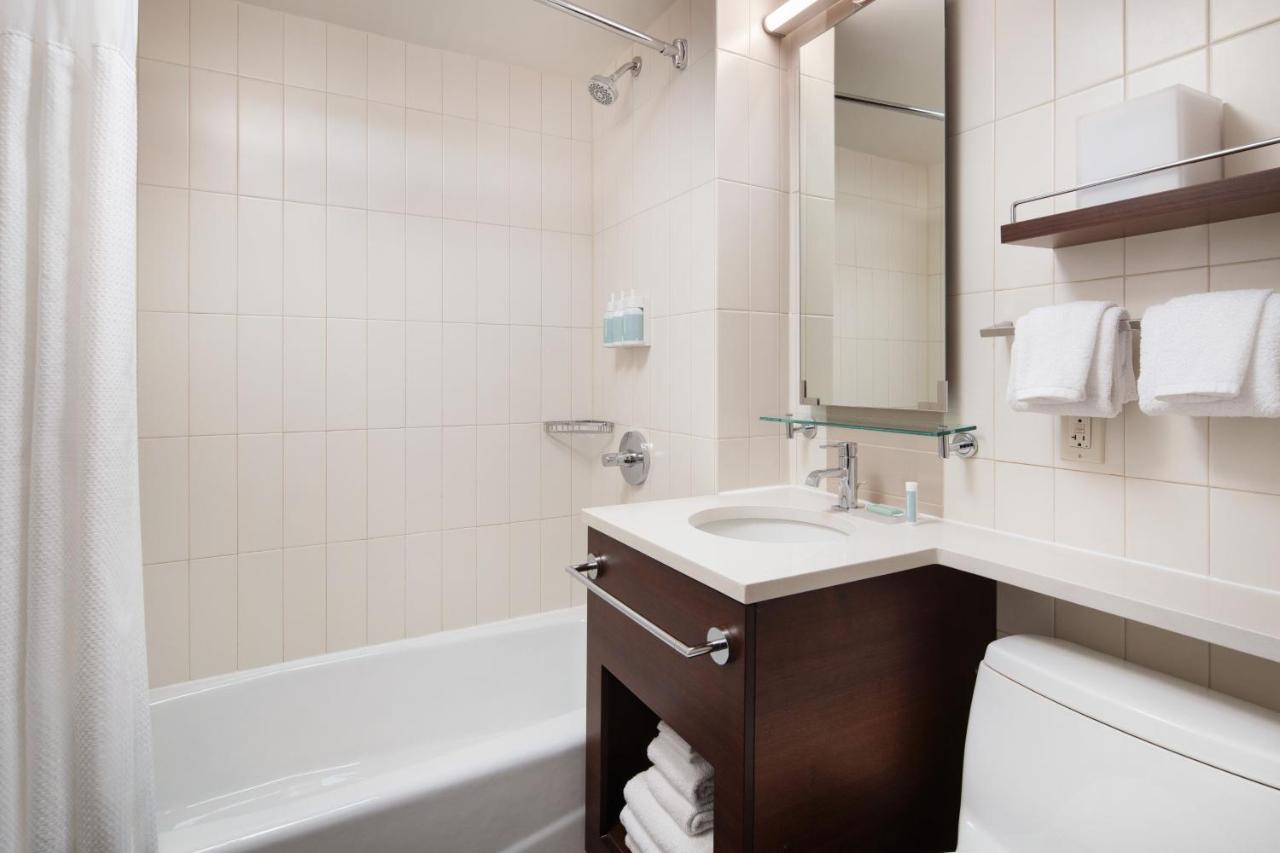 Apartament typu Suite z 1 sypialnią, łóżkiem typu king-size i rozkładaną sofą