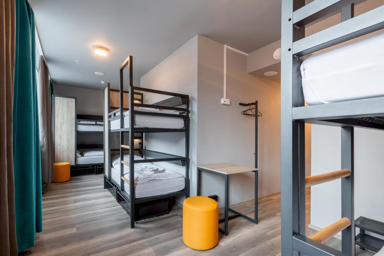 Bed 6-Bed Dormitory Room