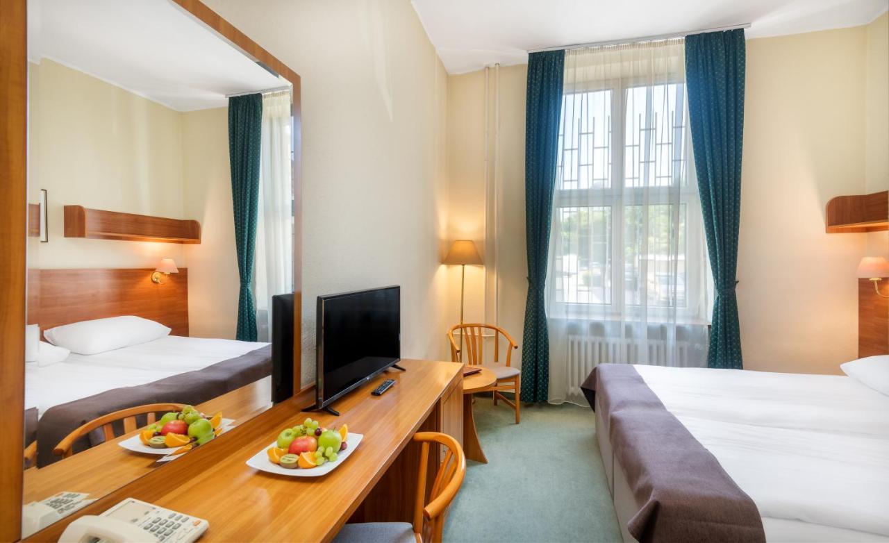 Double or Twin Room - Disability Access,1419644322:JPEG