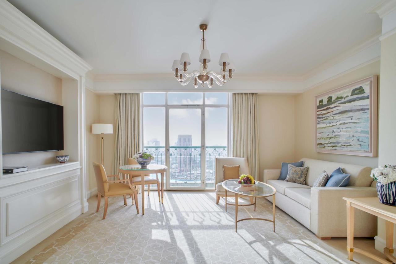 Premium Corniche Suite