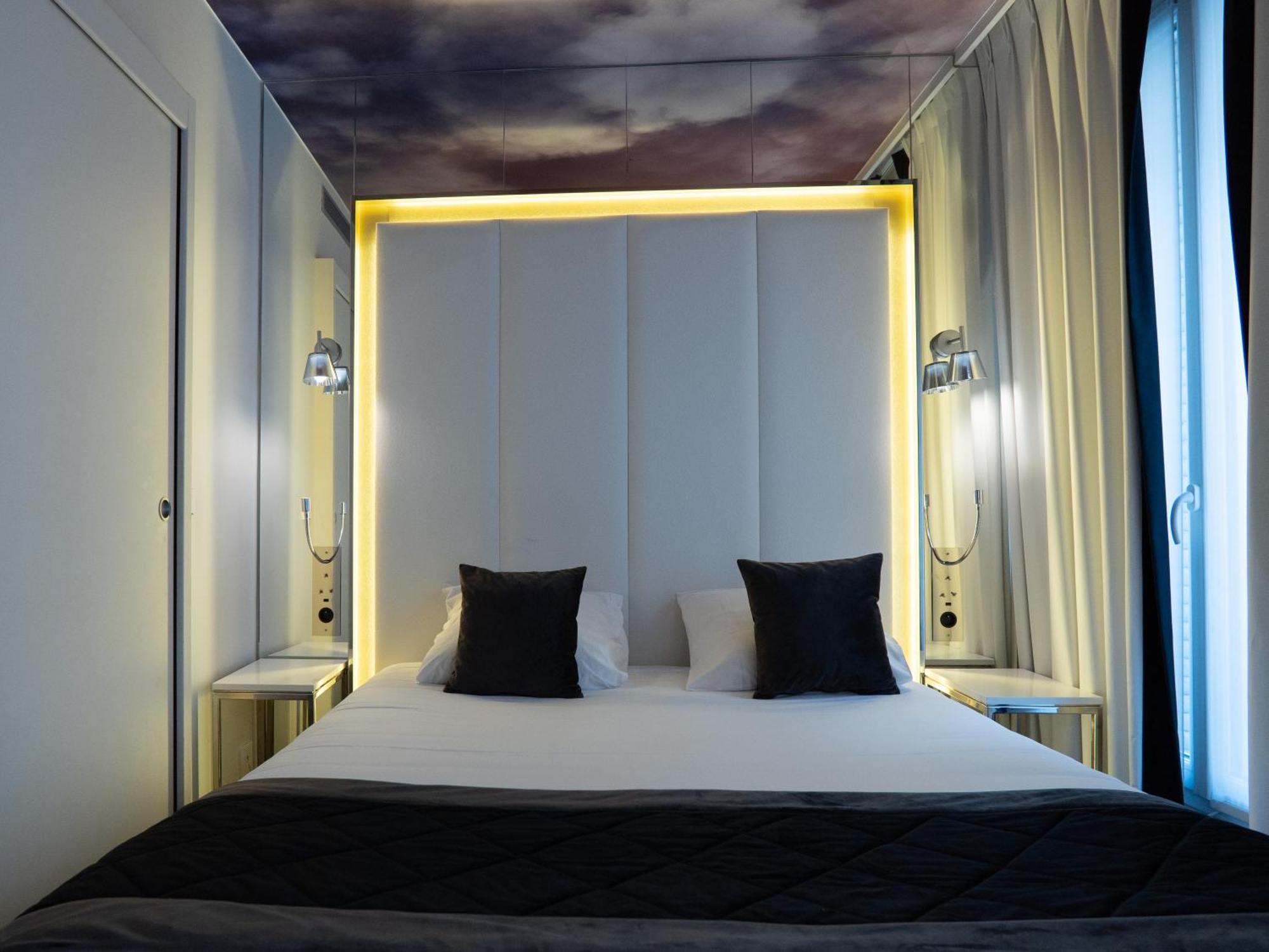Two Connecting Double Rooms,1432567858:JPEG