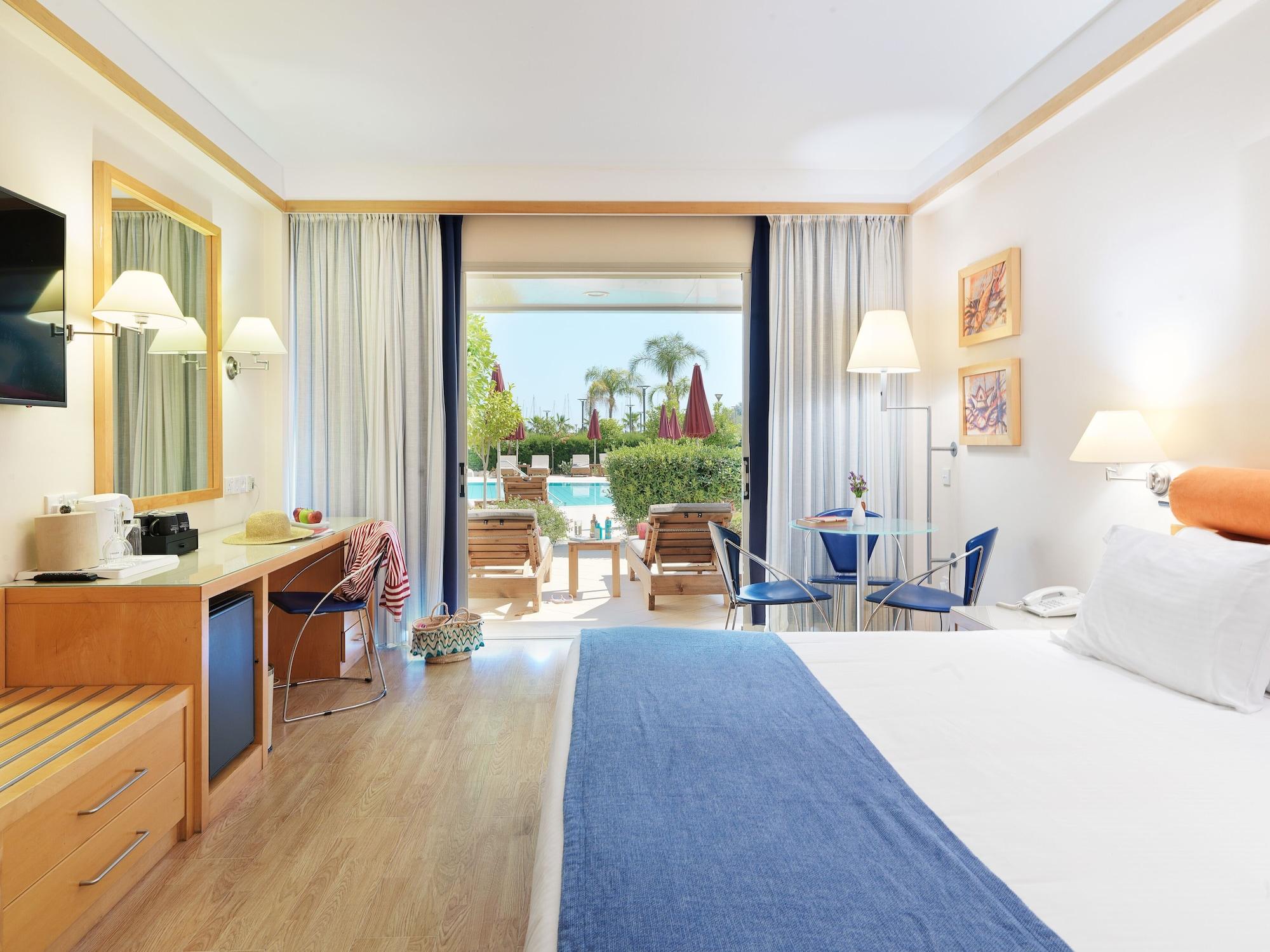 Executive Pool Level Room Terrace