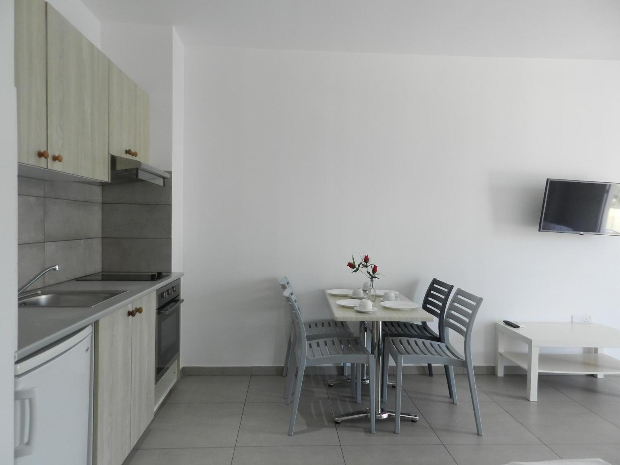Deluxe One-Bedroom Apartment