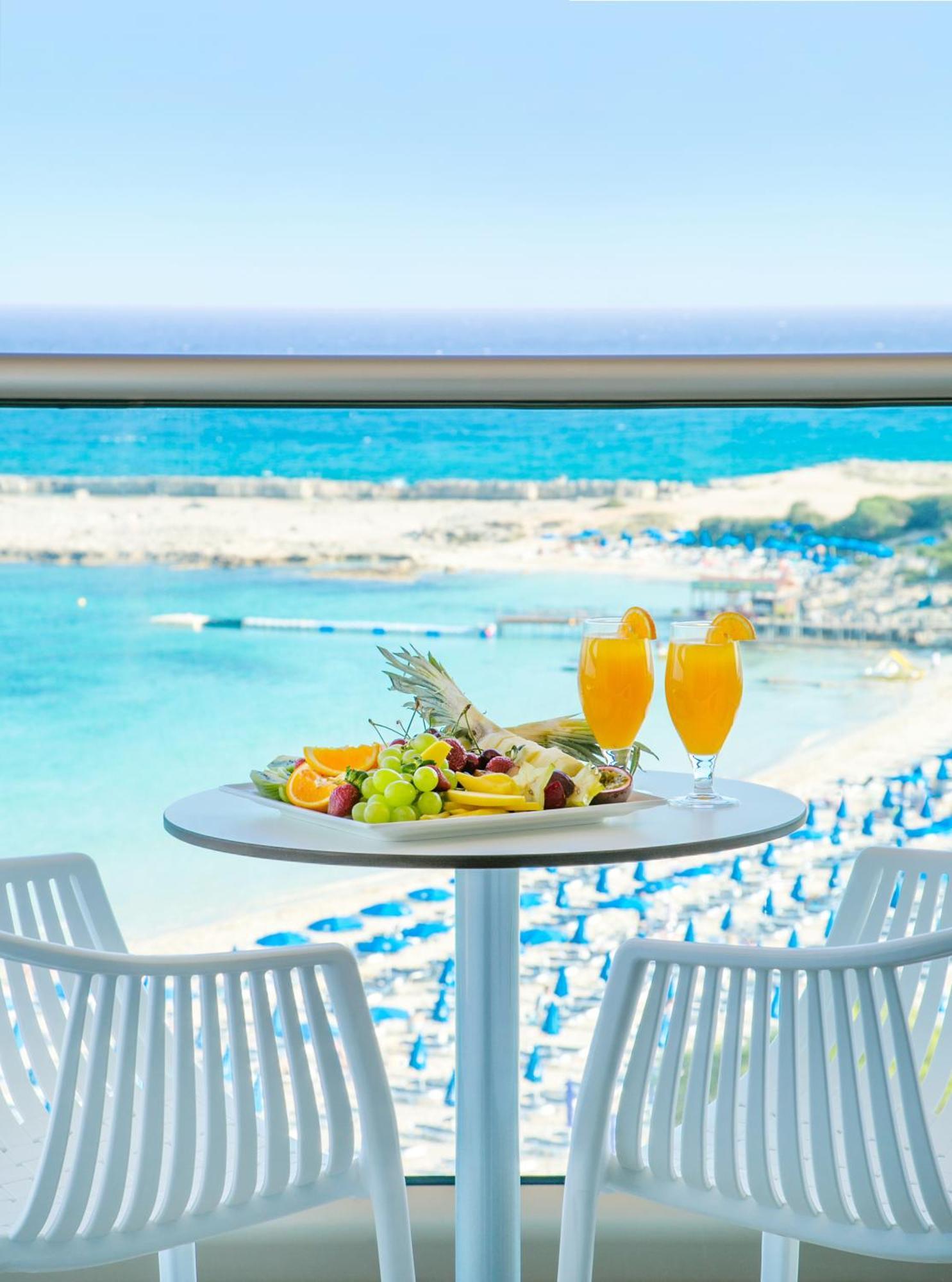 Superior Double or Twin Room Front Sea View