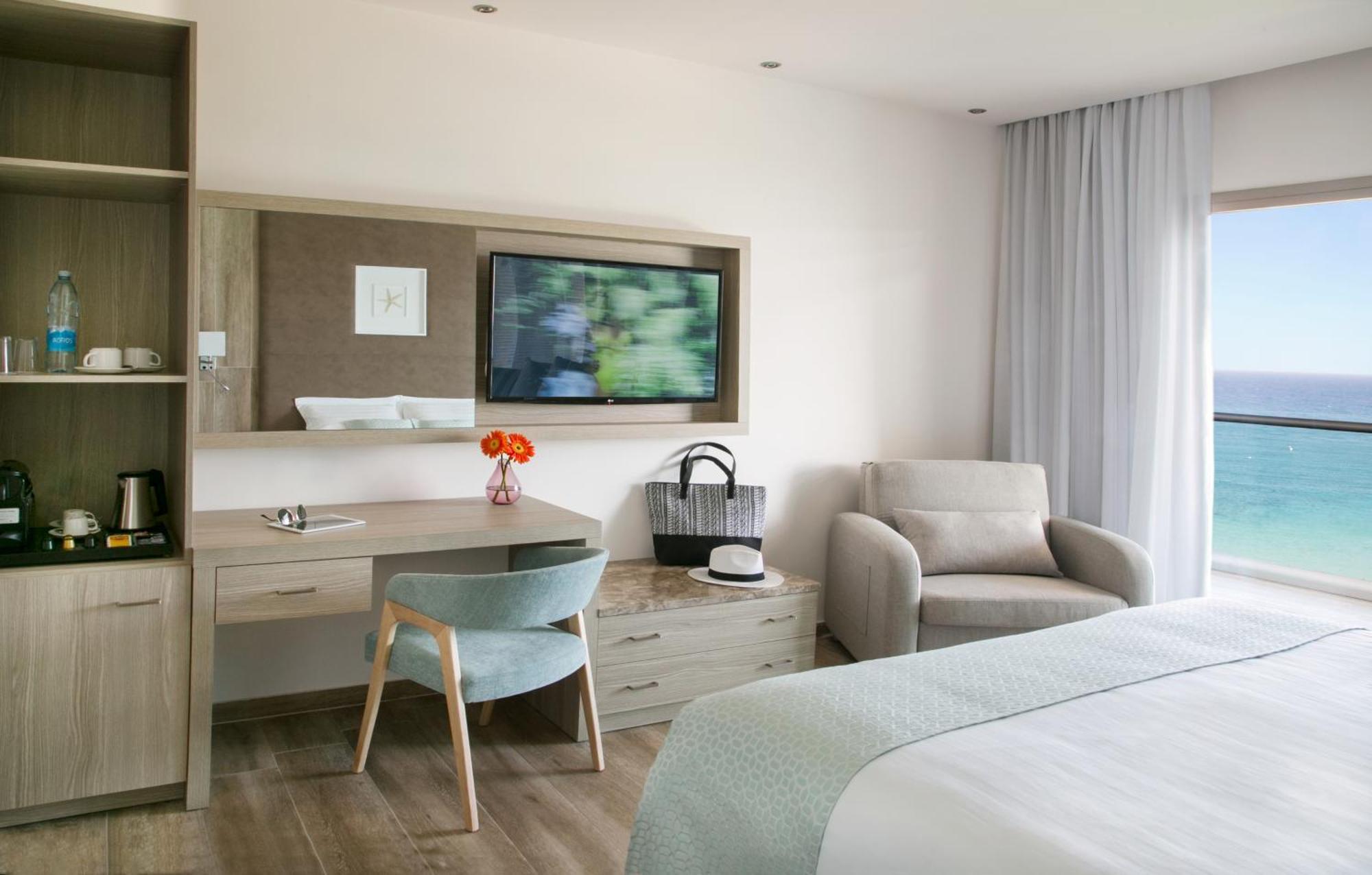 Superior Double or Twin Room Front Sea View