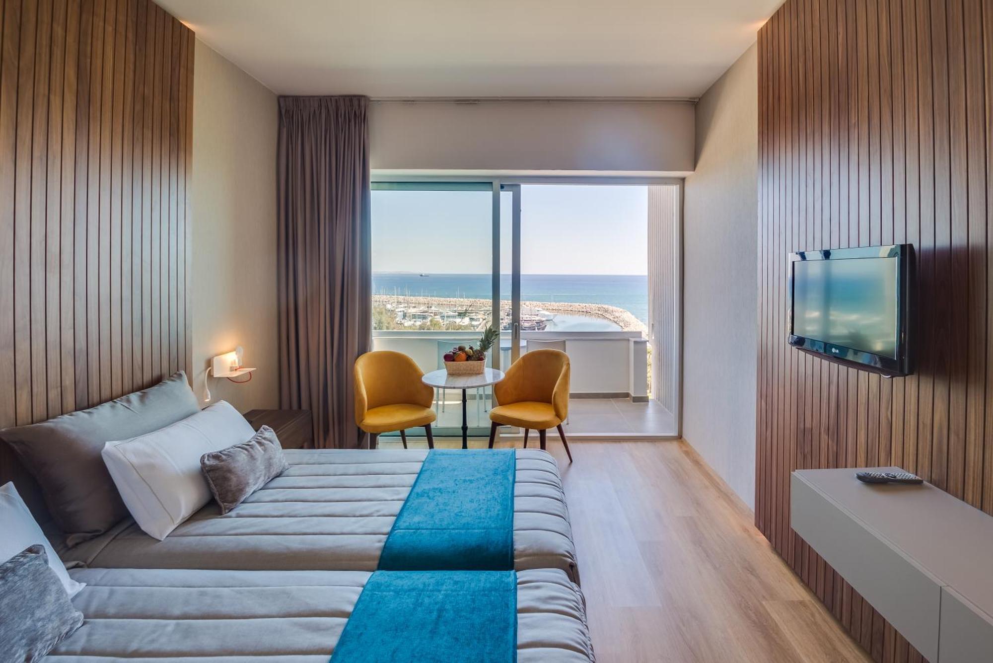Two Connecting Twin Sea View Rooms