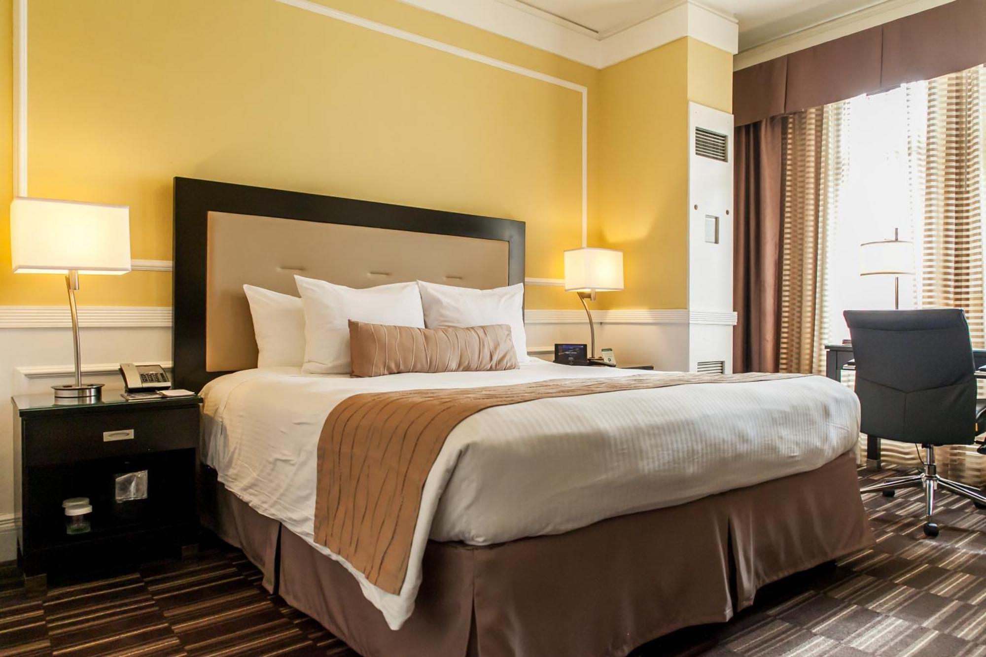Deluxe King Room,1275394240:JPEG