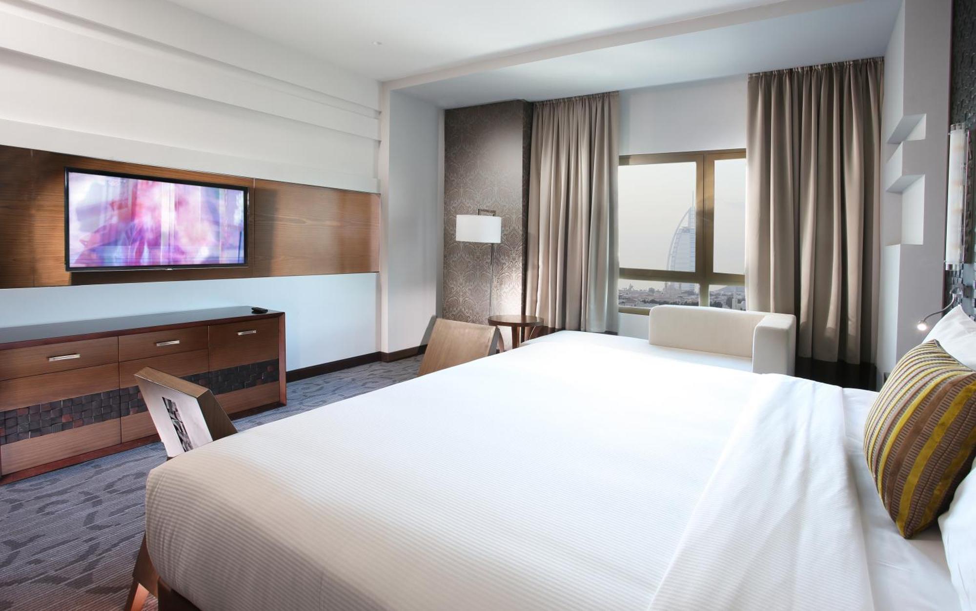 Deluxe Suite Complimentary Shuttle Bus to Beach & Mall of the Emirates