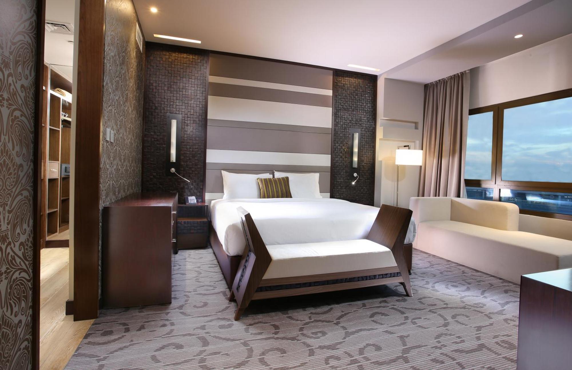Ambassador Suite Complimentary Shuttle Bus to Beach & Mall of the Emirates