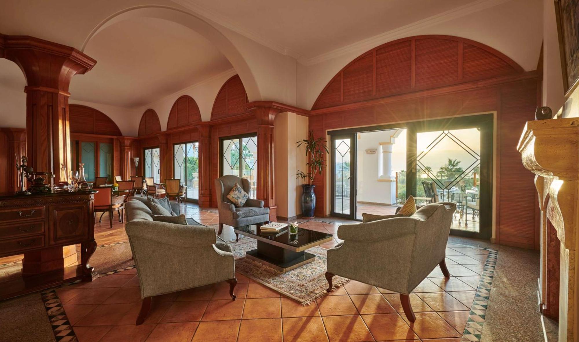 Regency Club Parlor Suite