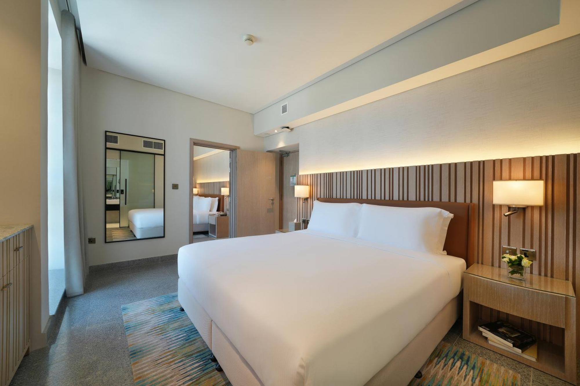 Family Connecting Rooms – King Twin Beds
