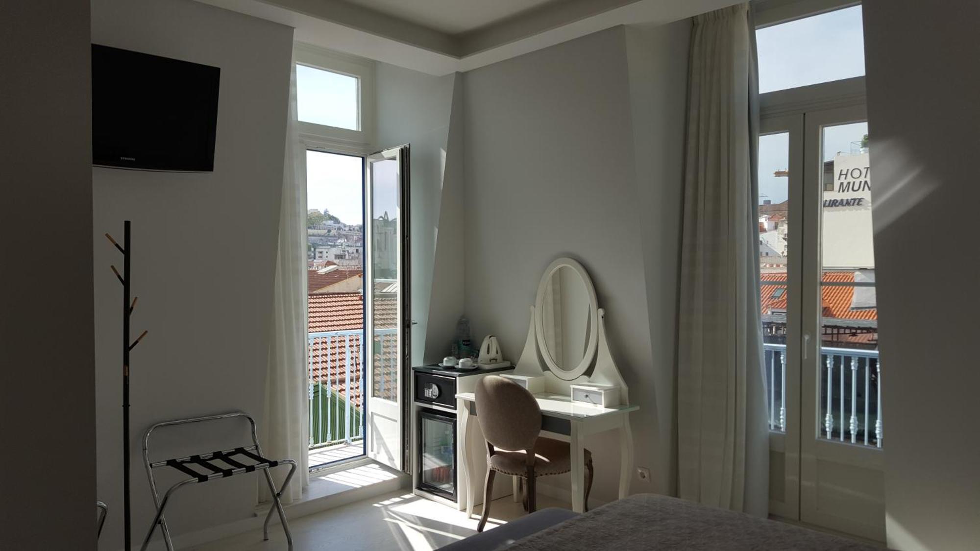 Superior Double Room with City View,1516374883:JPEG