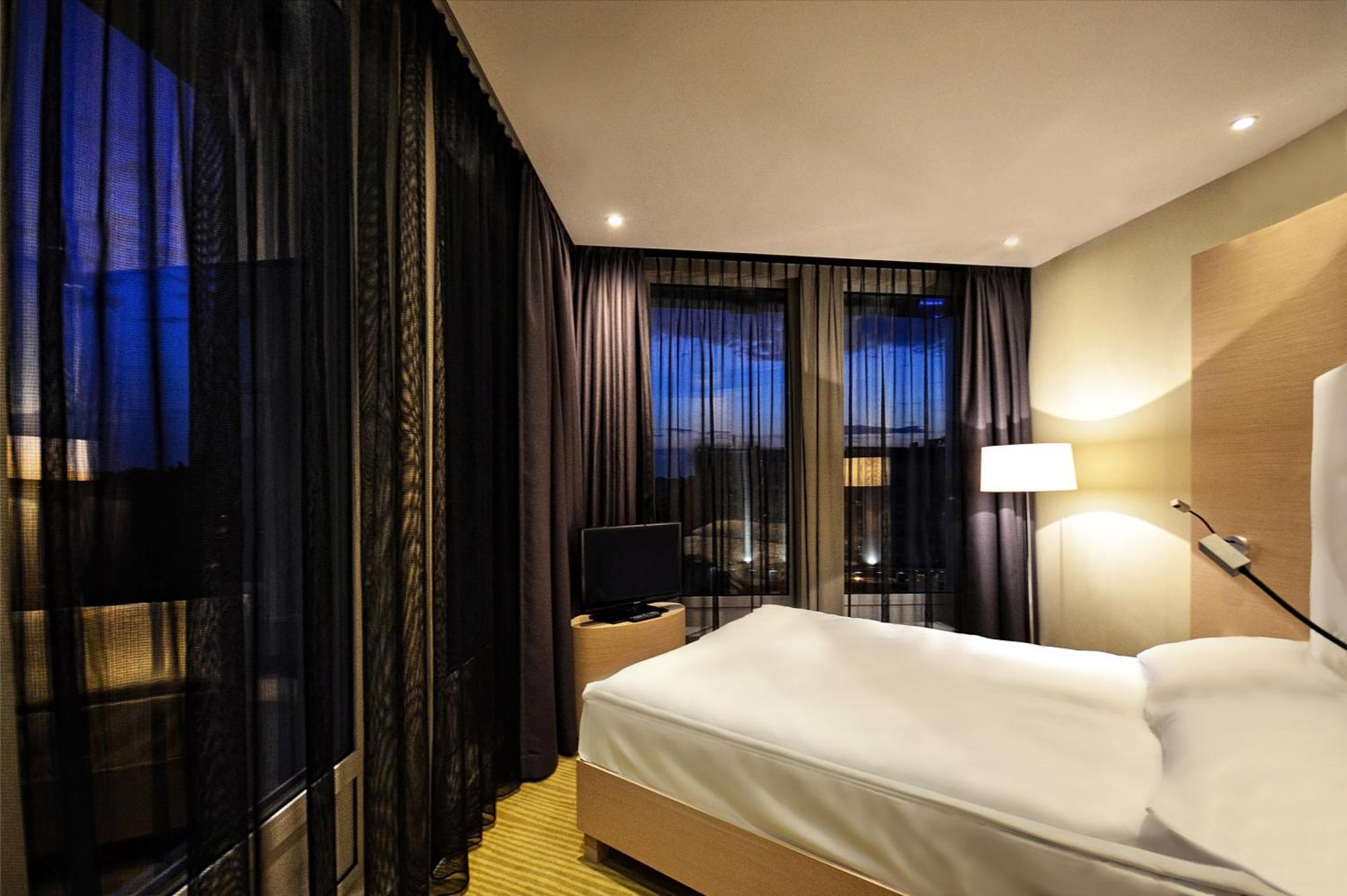 Queen Room - Disability Access