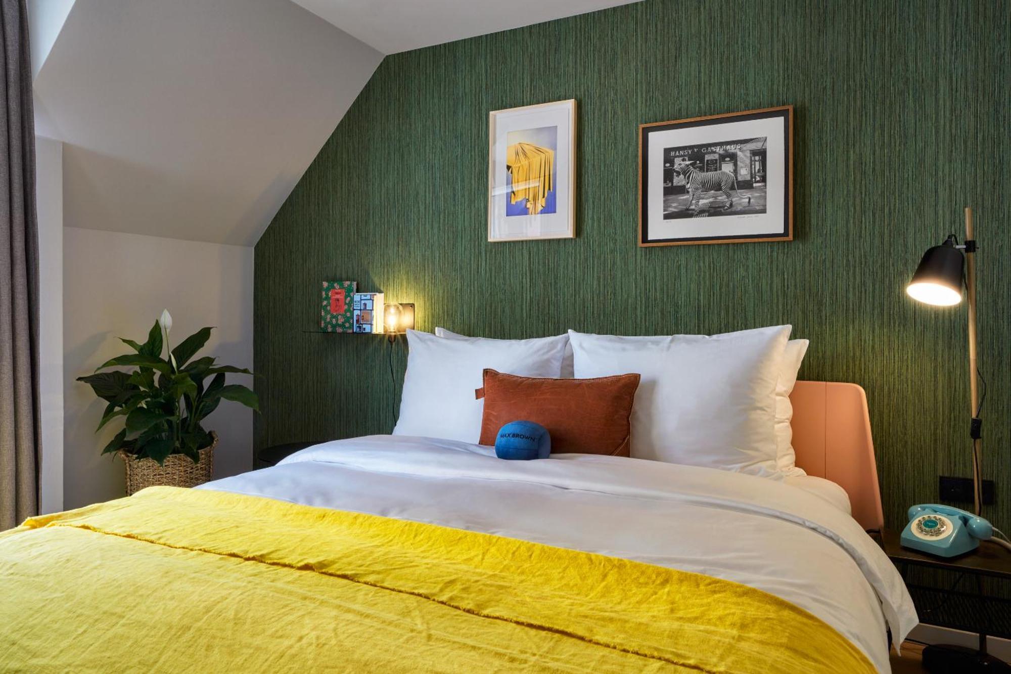 Medium Double Room