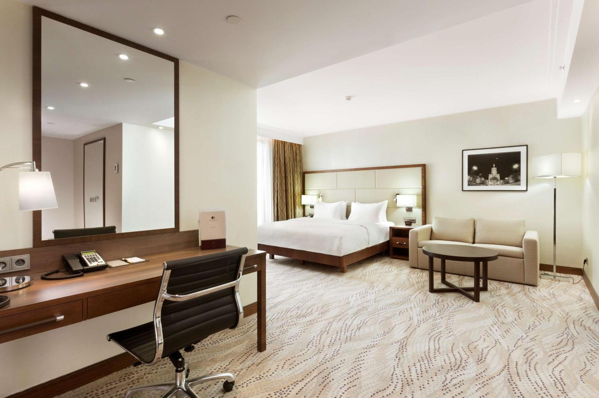 Deluxe King Room,1548831013:JPEG