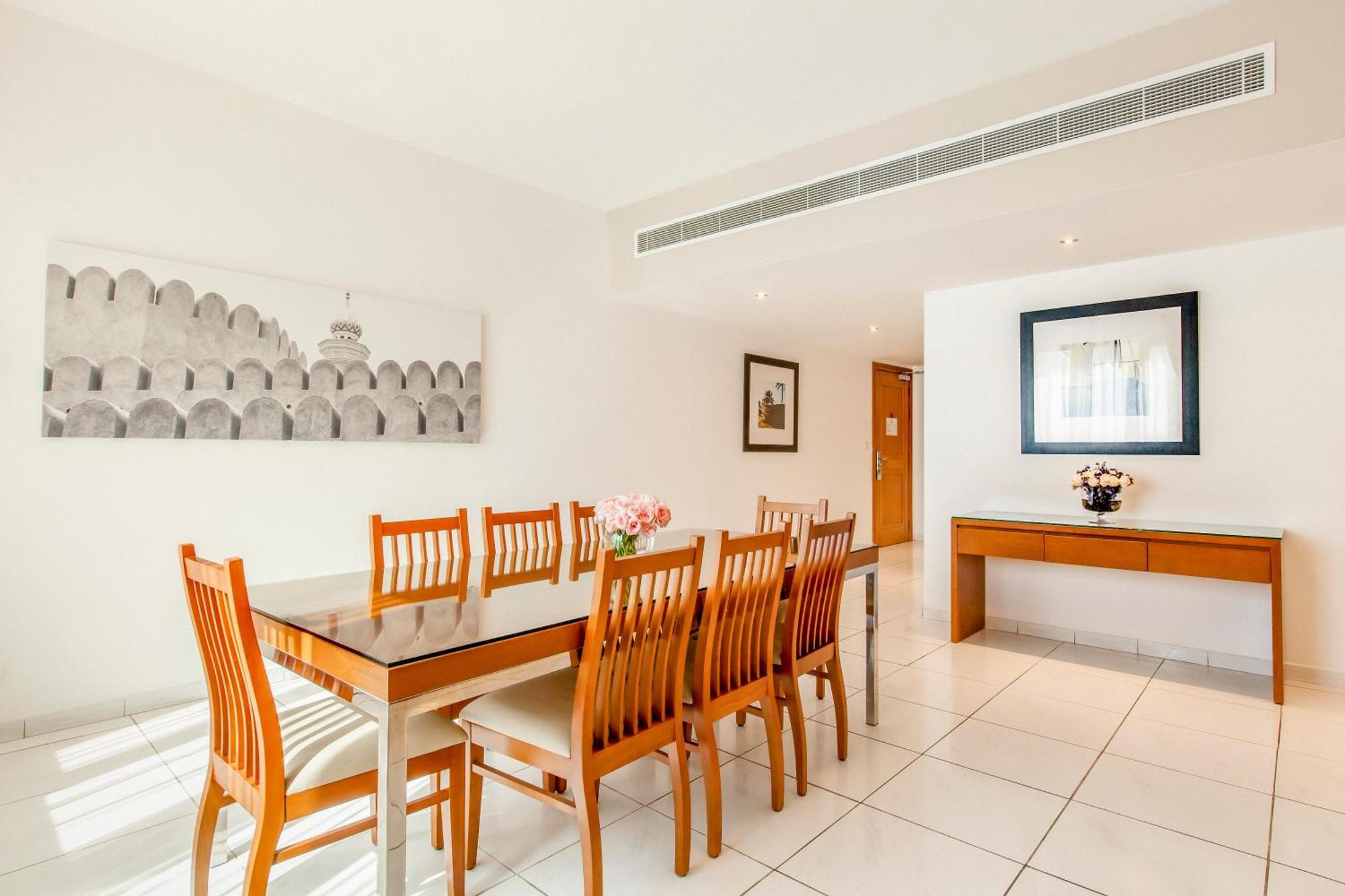 Three-Bedroom Apartment Deluxe Golden Sands 10